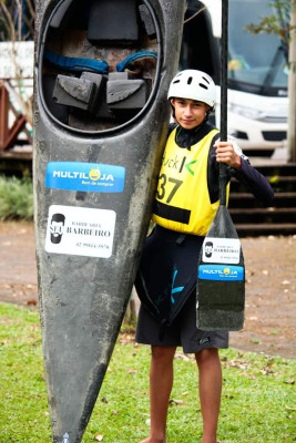 Jovem Escoteiro  se destaca em competição de Canoagem